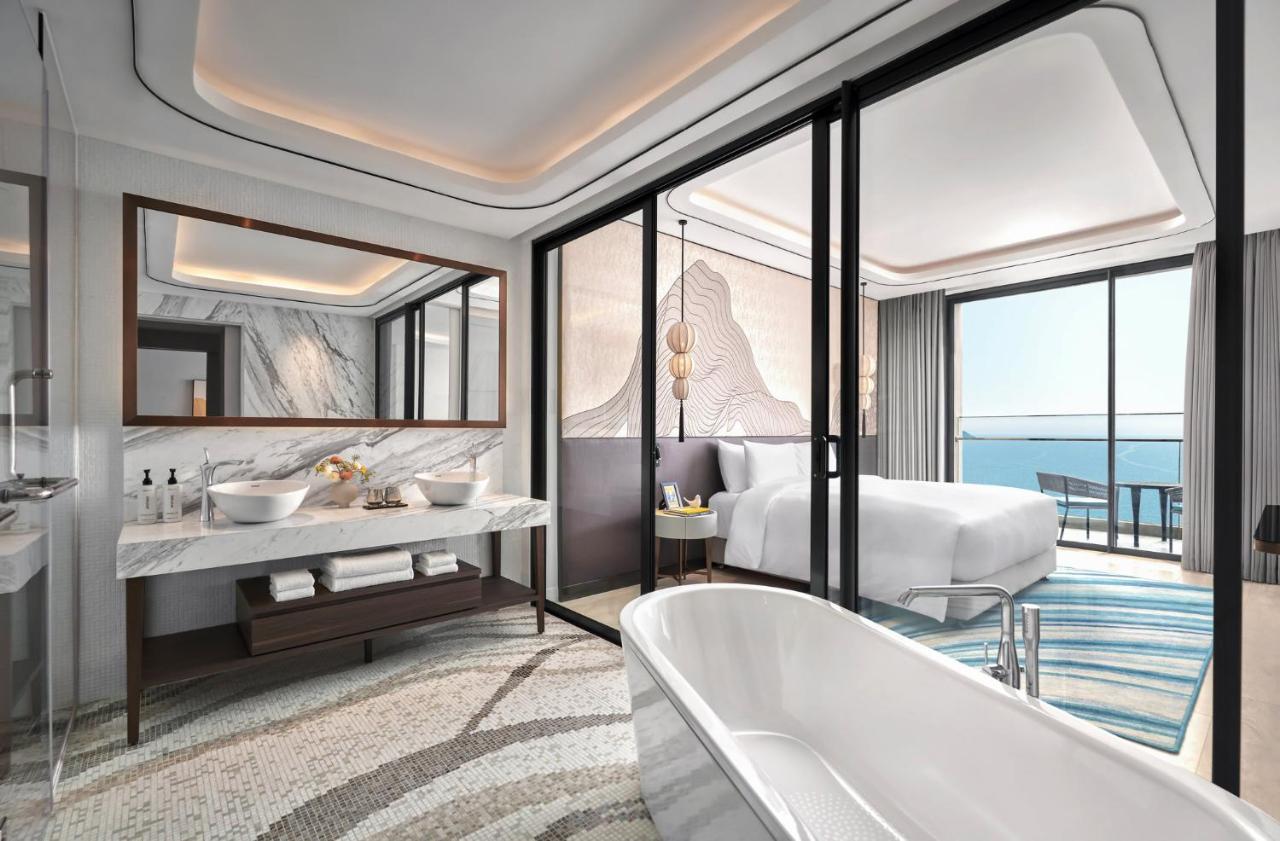 Отель Voco Ma Belle Danang By Ihg Экстерьер фото
